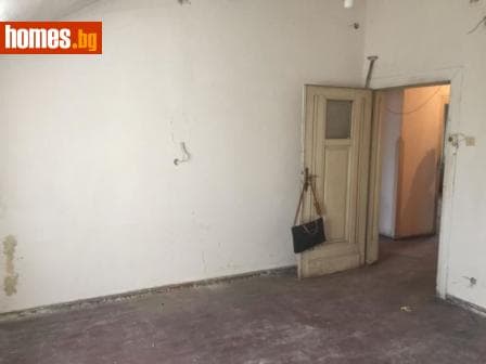 Тристаен, 88m²