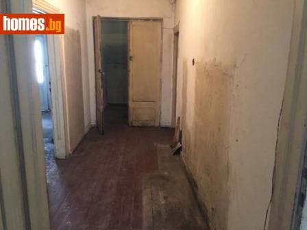 Тристаен, 88m²