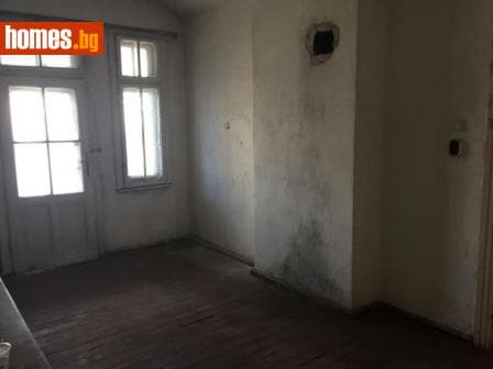 Тристаен, 88m²