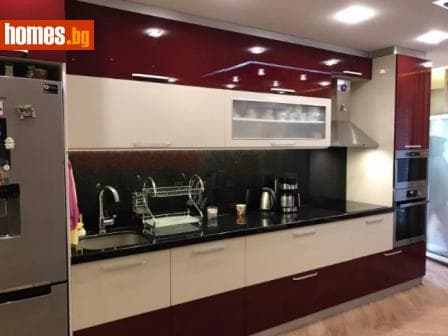 Тристаен, 86m²