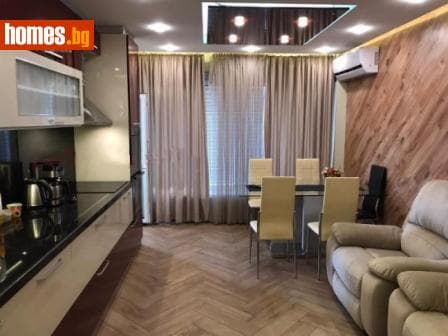 Тристаен, 86m²