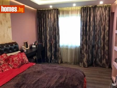 Тристаен, 86m²