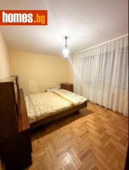 Тристаен, 91m²