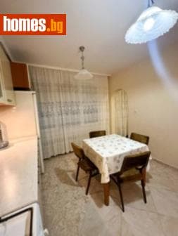Тристаен, 91m²
