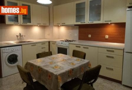 Тристаен, 91m²