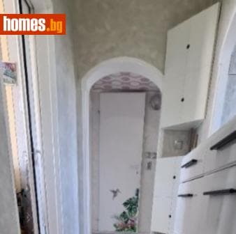 Тристаен, 78m²