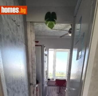 Тристаен, 78m²