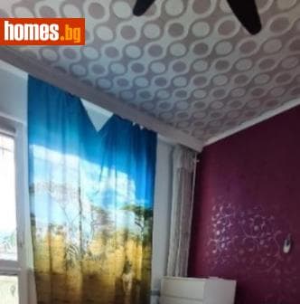 Тристаен, 78m²