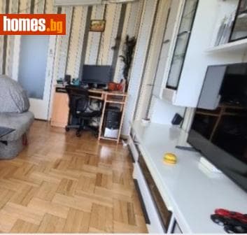 Тристаен, 78m²