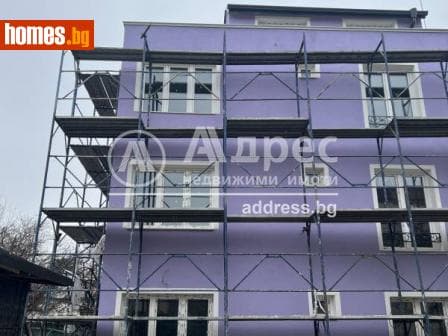 Тристаен, 90m²