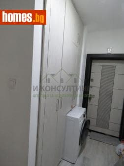 Тристаен, 68m²