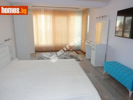 Тристаен, 239m²