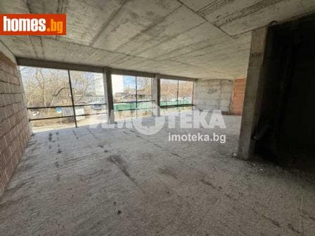 Тристаен, 132m²