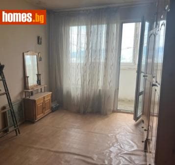 Тристаен, 106m²