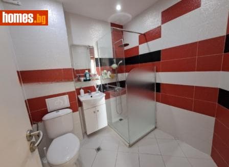 Тристаен, 76m²