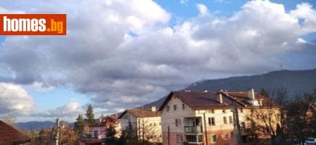 Тристаен, 76m²