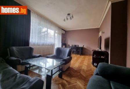 Тристаен, 118m²