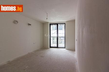 Тристаен, 138m²