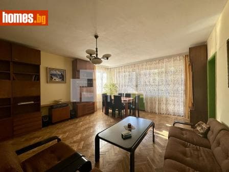 Тристаен, 86m²