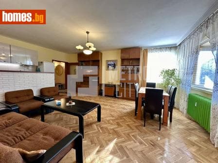 Тристаен, 86m²