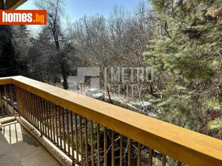 Тристаен, 86m²