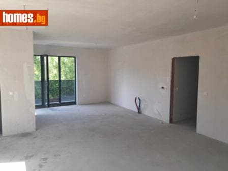 Тристаен, 132m²