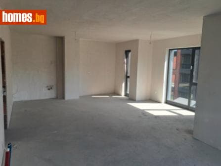 Тристаен, 132m²