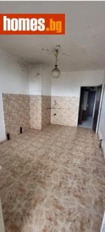 Тристаен, 93m²