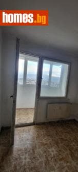 Тристаен, 93m²