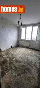 Тристаен, 93m²