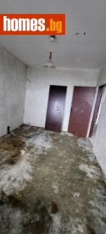 Тристаен, 93m²