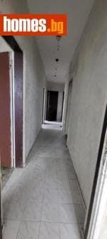 Тристаен, 93m²