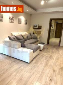 Тристаен, 97m²
