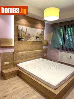 Тристаен, 97m²