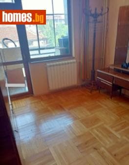 Тристаен, 99m²