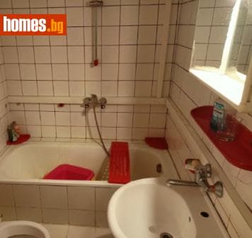 Тристаен, 99m²