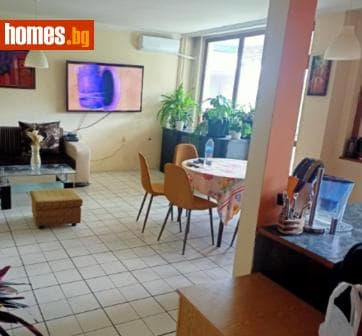 Тристаен, 99m²