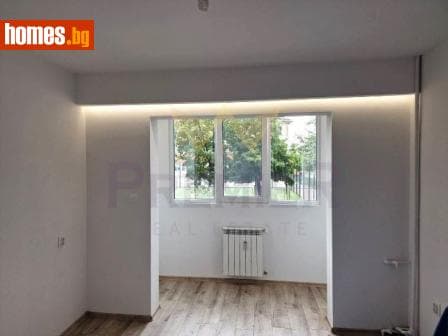 Тристаен, 60m²