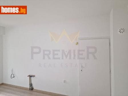 Тристаен, 60m²