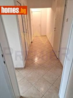 Тристаен, 60m²