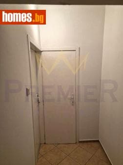 Тристаен, 60m²