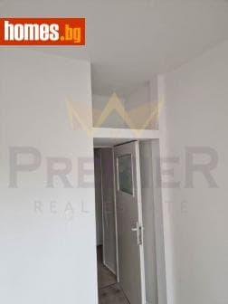 Тристаен, 60m²