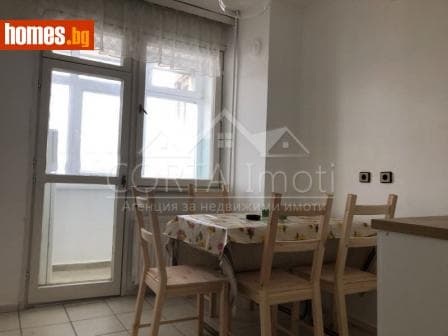Тристаен, 85m²