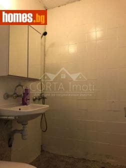 Тристаен, 85m²