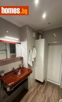 Тристаен, 90m²