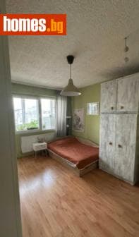 Тристаен, 90m²