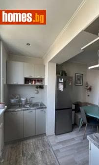 Тристаен, 90m²