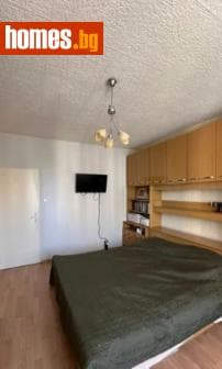 Тристаен, 90m²