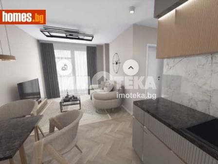 Тристаен, 92m²