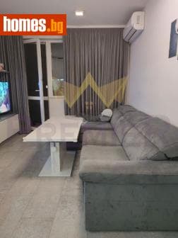 Тристаен, 82m²